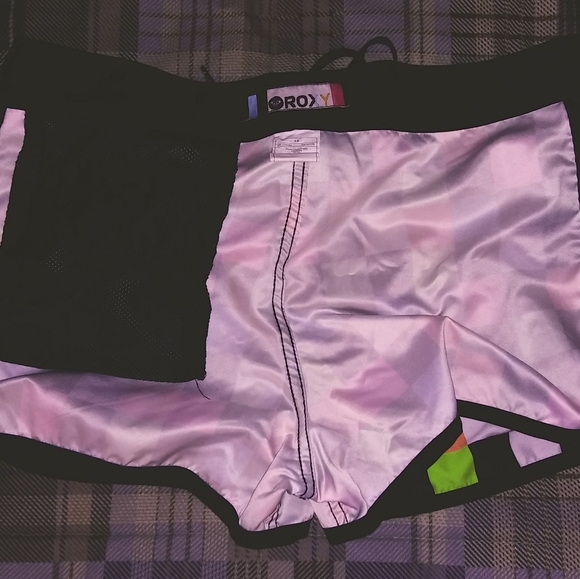 Roxy board shorts - Picture 4 of 5